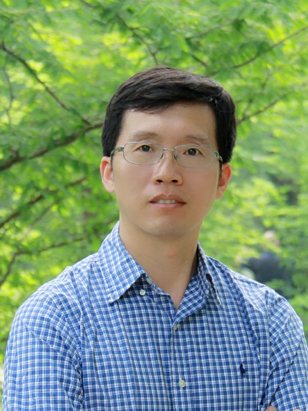 杏彩手机官方网站创新论坛第六百二十九讲（“弘扬爱国奋斗精神、建功立业新时代”系列活动)：叶绿素合成的光调控机制